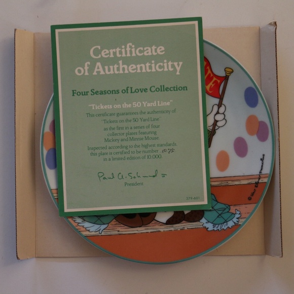 Four Seasons of Love -- Mickey & Minnie by SCHMID - Picture 4 of 7